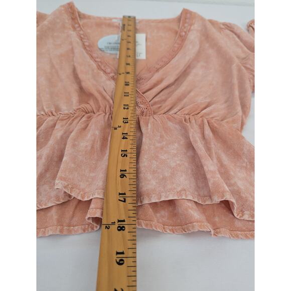 Cloud Ten Womens Boho Surplus Crochet Neckline Cropped Peplum Top Size M‎ Peach - Picture 10 of 10